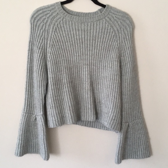 Women’s blue-grey John + Jenn sweater. - Picture 1 of 4